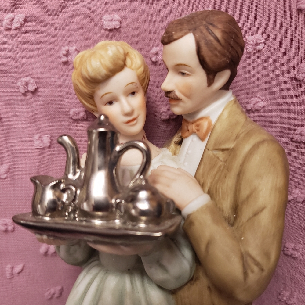 Enesco 25th Anniversary Figurine '83